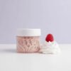 Grand pot de chantilly de karité Framboise – beurre corporel et capillaire au karité fouetté, 100 % naturel. Format généreux, hydratation intense pour corps et cheveux.