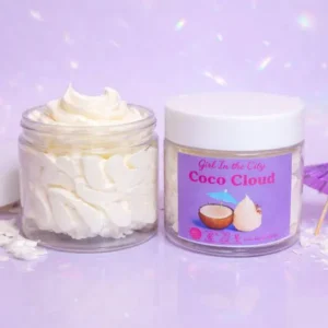 Beurre corporel fouetté coco des îles à base de chantilly de karité nourrissante, texture riche et fondante