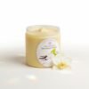 Pur beurre de karité vanille non raffiné, présenté en pot, idéal pour nourrir la peau sèche et les cheveux très secs.