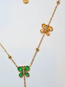 collier y papillons multicolores 4